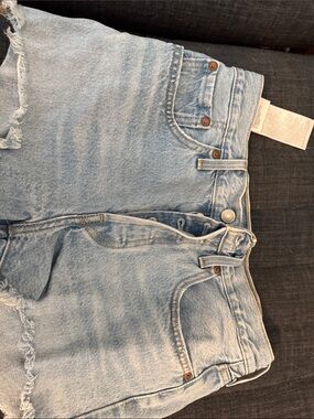 Light Wash Women’s Denim Shorts - Classic High-Rise